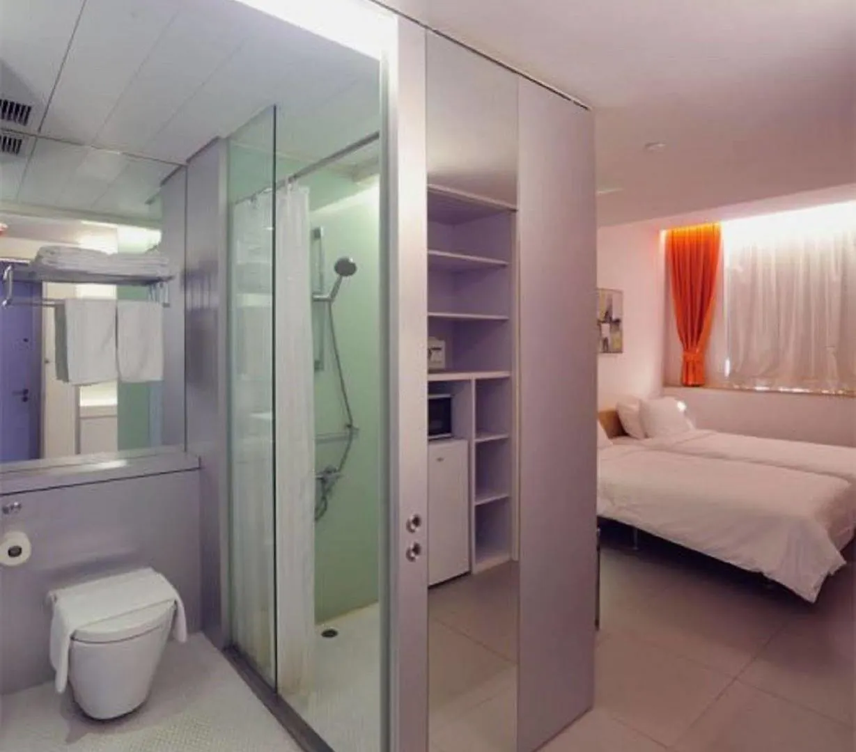 60 West Hotel Hong Kong 4*,  Chine